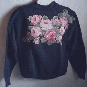 WOMEN'S ROSE APPLIQUED SWEATSHIRT SIZE MEDIUM
